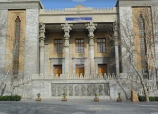 Иран твърди, че не минира Ормузкия проток