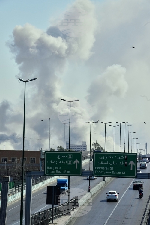 Ирански медии съобщават за щети по болници и по летището на Техеран, в града се чуват изключително силни взривове