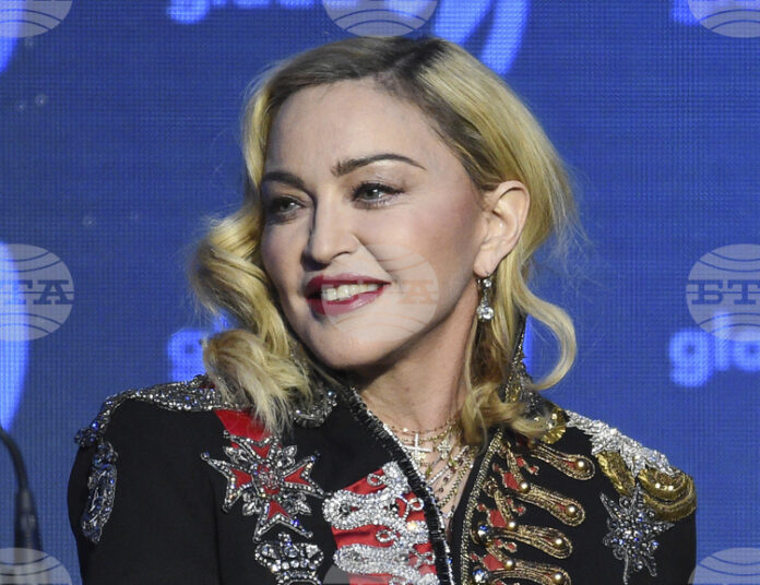 Испанският Селта Виго търси фланелка на клуба, която поп звездата Мадона е носила по време на концерт през 1990 година