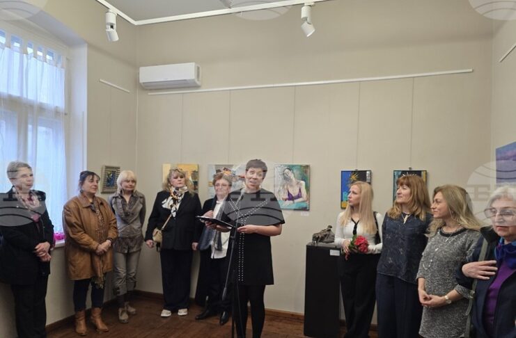 Изложбата "Изкушения" в Къщата на художниците в Плевен представя дамите от Дружеството на плевенските художници