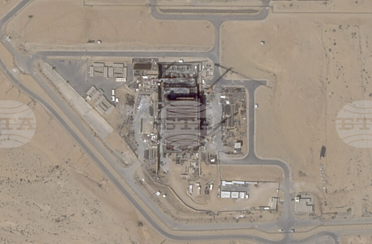 Израелската армия съобщи за „пряко попадение на иранска ракета“ в град Димона, където се намира обект за ядрени изследвания