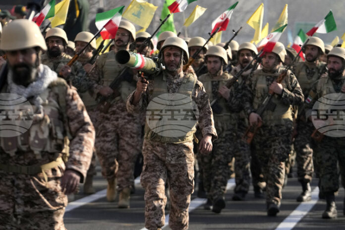 Израелската армия заяви, че е поразила пропускателни пунктове на паравоенните сили "Басидж" в Техеран