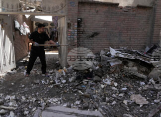 Катарската телевизия „Ал Араби“ предаде, че кореспондентското ѝ бюро в Техеран е било повредено при въздушен удар