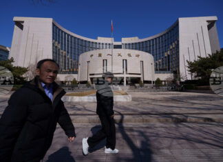 Китай трябва да балансира между ускоряващата се инфлация и нарастващите рискове за растежа, предупреди съветник на централната банка