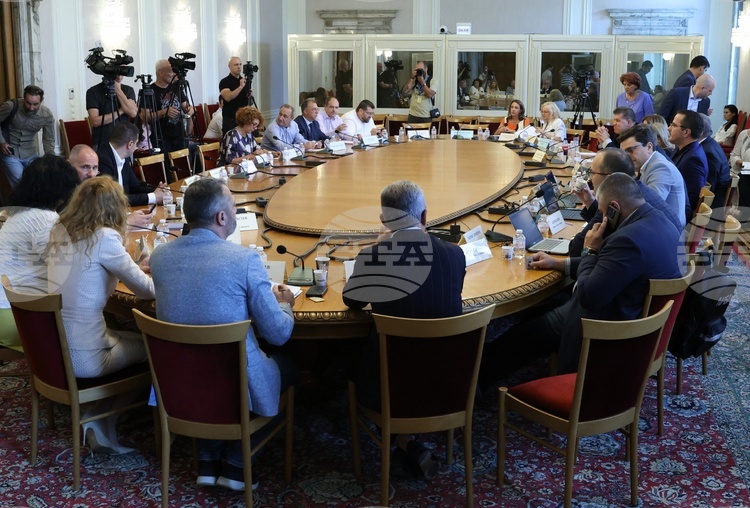 Комисията по бюджет и финанси ще разгледа законопроекта за промени на удължителния закон за бюджета, внесен от служебното правителство