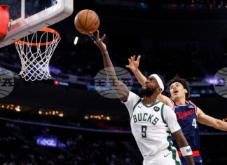 ЛА Клипърс постигна убедителен успех срещу Милуоки в мач от НБА