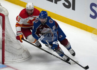 Лидерът в Централната дивизия на Националната хокейна лига Колорадо постигна убедителна победа срещу Калгари