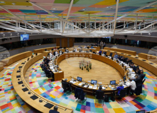 Лидерите на ЕС настояват за минимална възраст за потребителите на социалните мрежи