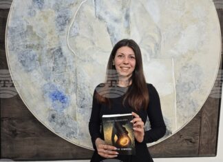 Лилия Манолова представи в Плевен книгата си "Пак ще се усмихна“