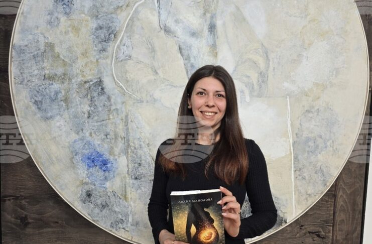 Лилия Манолова представи в Плевен книгата си "Пак ще се усмихна“