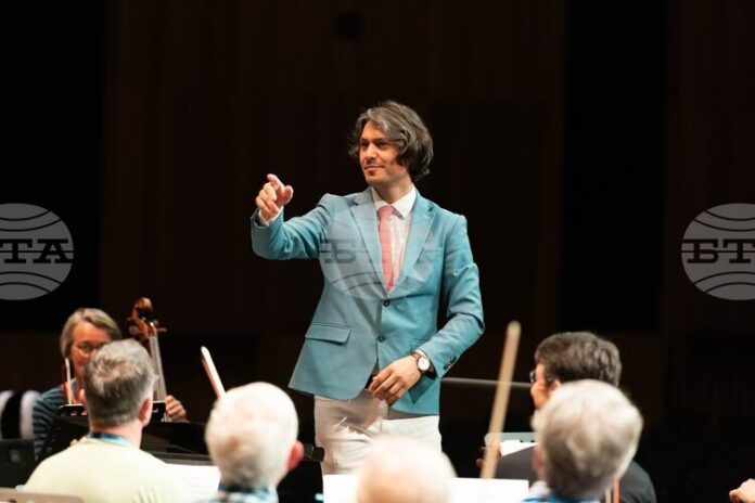 Маестро Йордан Камджалов и Плевенската филхармония ще представят в Търговище „Музикална магия” 3