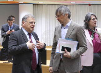 Министър Юлиян Попов обсъди с ресорни министри в ЕС промяна на стандартите за въглеродни емисии при автомобили