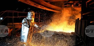 Най-големият завод за алуминий в света свива производството си заради сутиацията с Ормузкия проток