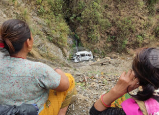 Най-малко 7 души загинаха при инцидент с автобус, превозващ индийски поклонници в Непал Най-малко 7 души загинаха при инцидент с автобус, превозващ индийски поклонници в Непал