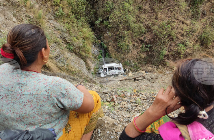 Най-малко 7 души загинаха при инцидент с автобус, превозващ индийски поклонници в Непал