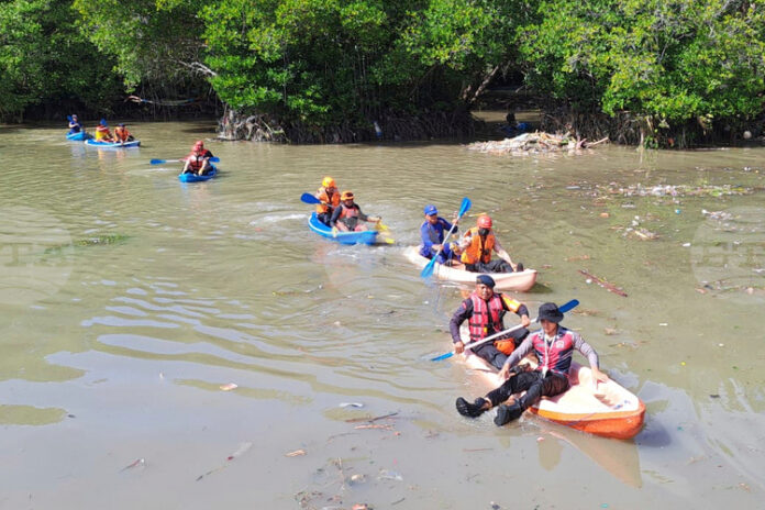 Най-малко двама души загинаха при наводнения на индонезийския остров Бали