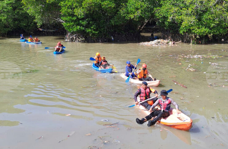 Най-малко двама души загинаха при наводнения на индонезийския остров Бали