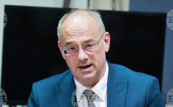 Няма друг град в България, който така мащабно и патриотично да отбелязва своя празник, както Велико Търново, каза проф. д-р Атанас Семов