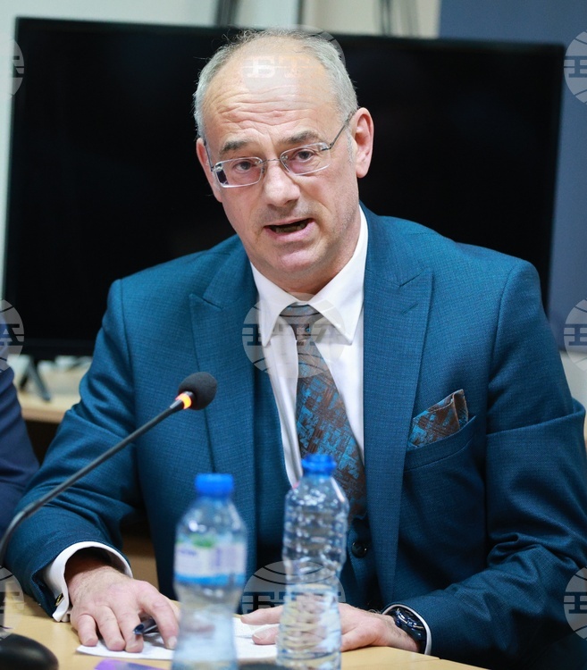 Няма друг град в България, който така мащабно и патриотично да отбелязва своя празник, както Велико Търново, каза проф. д-р Атанас Семов