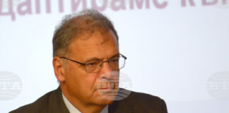 Няма критично ниски или високи нива на язовирите, каза министър Юлиян Попов