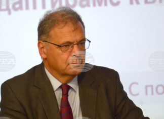 Няма критично ниски или високи нива на язовирите, каза министър Юлиян Попов