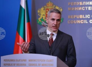 Нямам намерение да се връщам обратно в активната политика, заяви служебният премиер Андрей Гюров