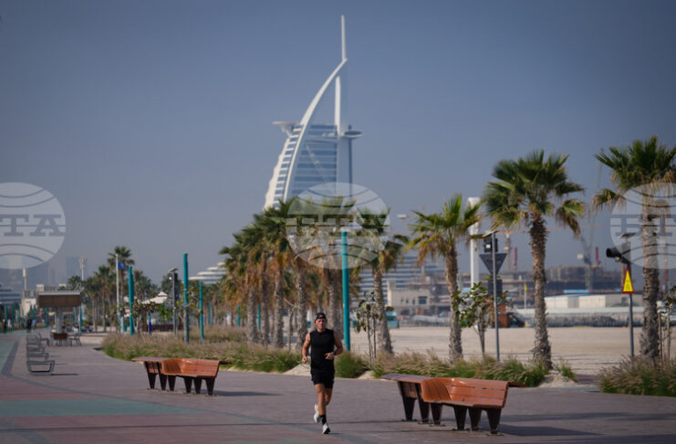 ОАЕ ще поемат разходите за настаняване и храна на блокираните в страната туристи до разрешаването на иранската криза