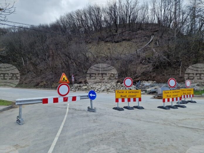 Областният управител на Велико Търново настоява за спешни мерки от Министерството на културата заради падащи камъни от хълма Трапезица