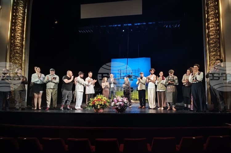 ОБНОВЕНА В Народния театър бе представен спектакълът „Носорозите“ на Албанския театър в Скопие