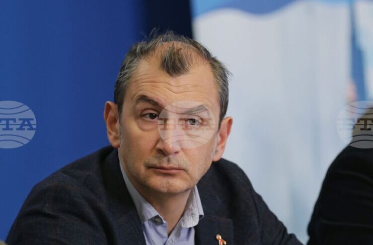 Обществените поръчки за тестове за рак на маточната шийка и на дебелото черво ще бъдат разследвани, каза министър Михаил Околийски