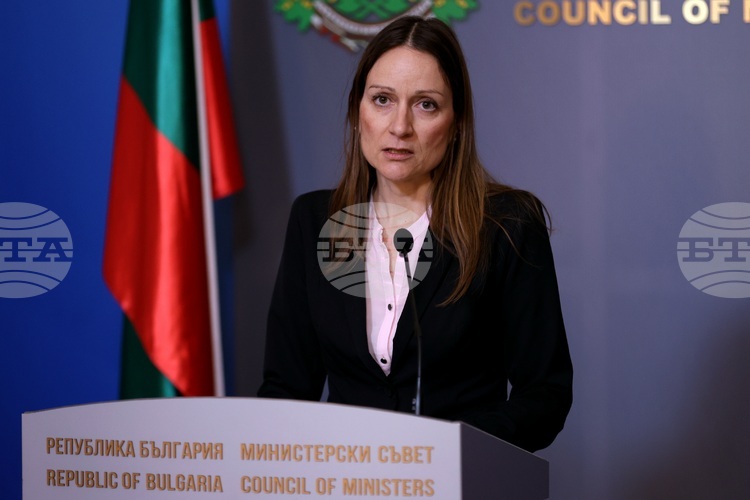 От 8000 жалби за сметки за ток, само една е уважена, това буди притеснение, заяви служебният министър на икономиката Ирина Щонова