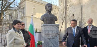 Откриха паметник на Васил Левски във Варшава
