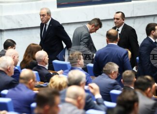 Отлага се предвиденото за днес изслушване в парламента за ескалиращите разходи за планови ремонти на пети и шести блок на АЕЦ "Козлодуй"