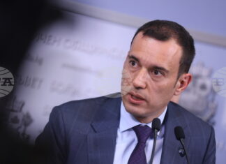 Отлагането на доклада за транспортната мрежа поставя под риск 141 млн. евро европейско финансиране за електротранспорт, посочи столичният кмет