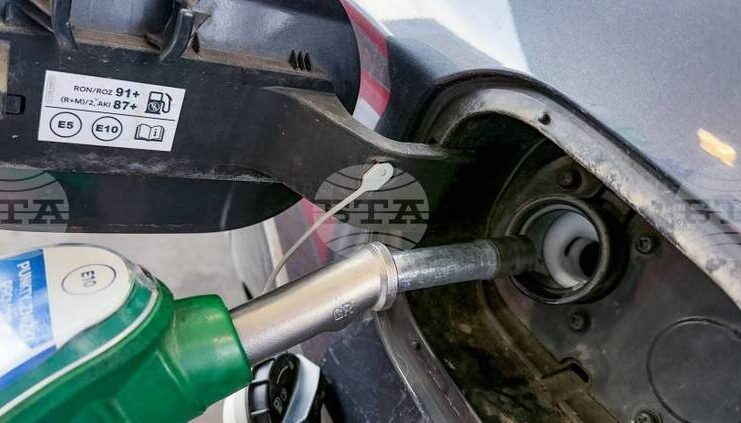 ПАП: От утре в цяла Полша влизат ограниченията на цените на горивата