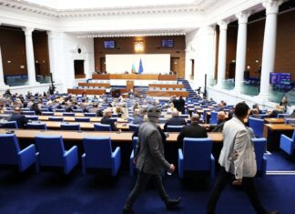 Парламентът размести програмата си за днес, ще разгледа на второ четене промени в Закона за защита от дискриминация