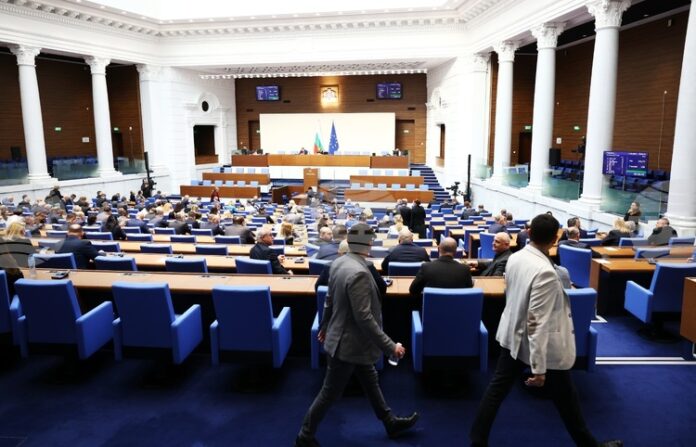 Парламентът размести програмата си за днес, ще разгледа на второ четене промени в Закона за защита от дискриминация