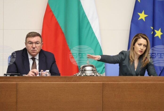 Парламентът ще обсъди днес промените в т.нар. удължителен закон за бюджета и още пет допълнителни точки