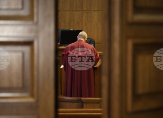 По делото срещу Петьо Петров, известен с прякора Еврото, бяха приети експертизи и разпитани свидетели