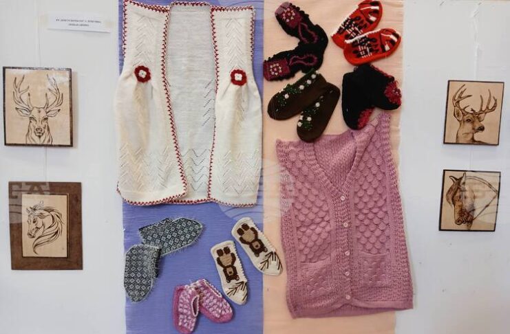 По повод 8 март в Омуртаг е подредена изложба-базар под надслов „Красота, създадена от женските ръце“