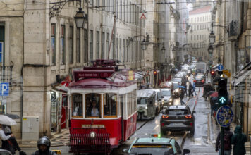 Португалия намалява акцизите за горивата