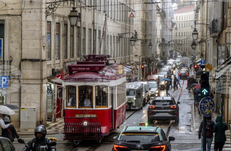 Португалия намалява акцизите за горивата