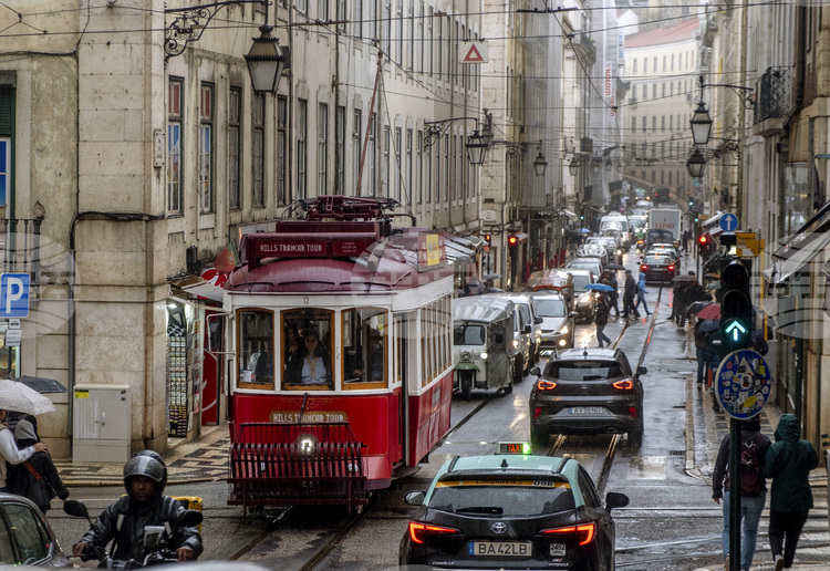 Португалия намалява акцизите за горивата