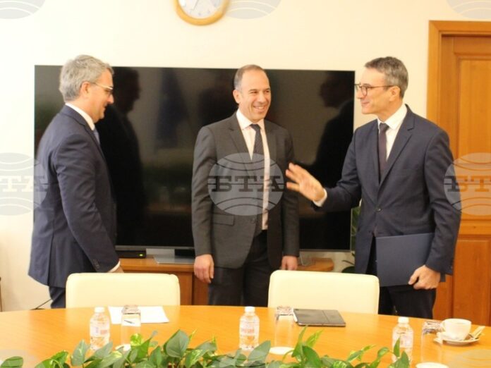 Приоритетите в енергийния сектор обсъди Трайчо Трайков с постоянния представител на Групата на Световната банка за България Джейсън Пелмар