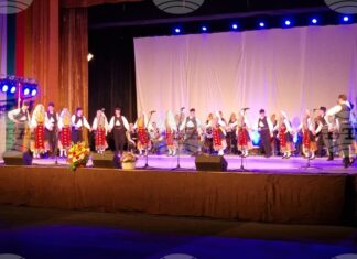 Публиката във Велико Търново аплодира спектакъла на Държавния фолклорен ансамбъл „Филип Кутев“, създаден по случай 75-ата му годишнина