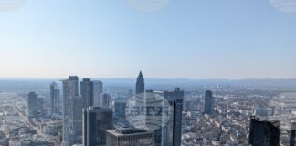 Растежът на германския частен сектор се забавя до тримесечен минимум през март