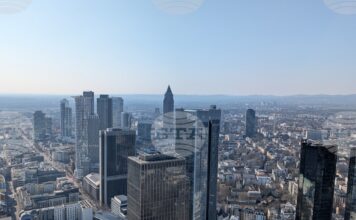 Растежът на германския частен сектор се забавя до тримесечен минимум през март