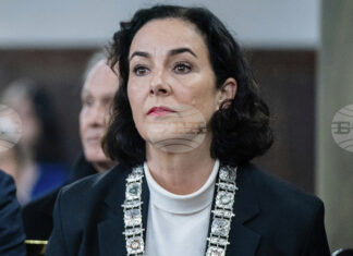 РАЗШИРЕНА
                                                                                                Експлозия нанесе щети на еврейско училище в Амстердам, няма данни за пострадали, съобщи нидерландската агенция АНП