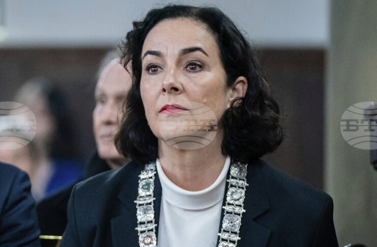 РАЗШИРЕНА
                                                                                                Експлозия нанесе щети на еврейско училище в Амстердам, няма данни за пострадали, съобщи нидерландската агенция АНП