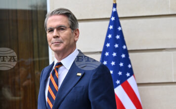 САЩ имат достатъчно пари за войната с Иран, заяви министърът на финансите Скот Бесънт